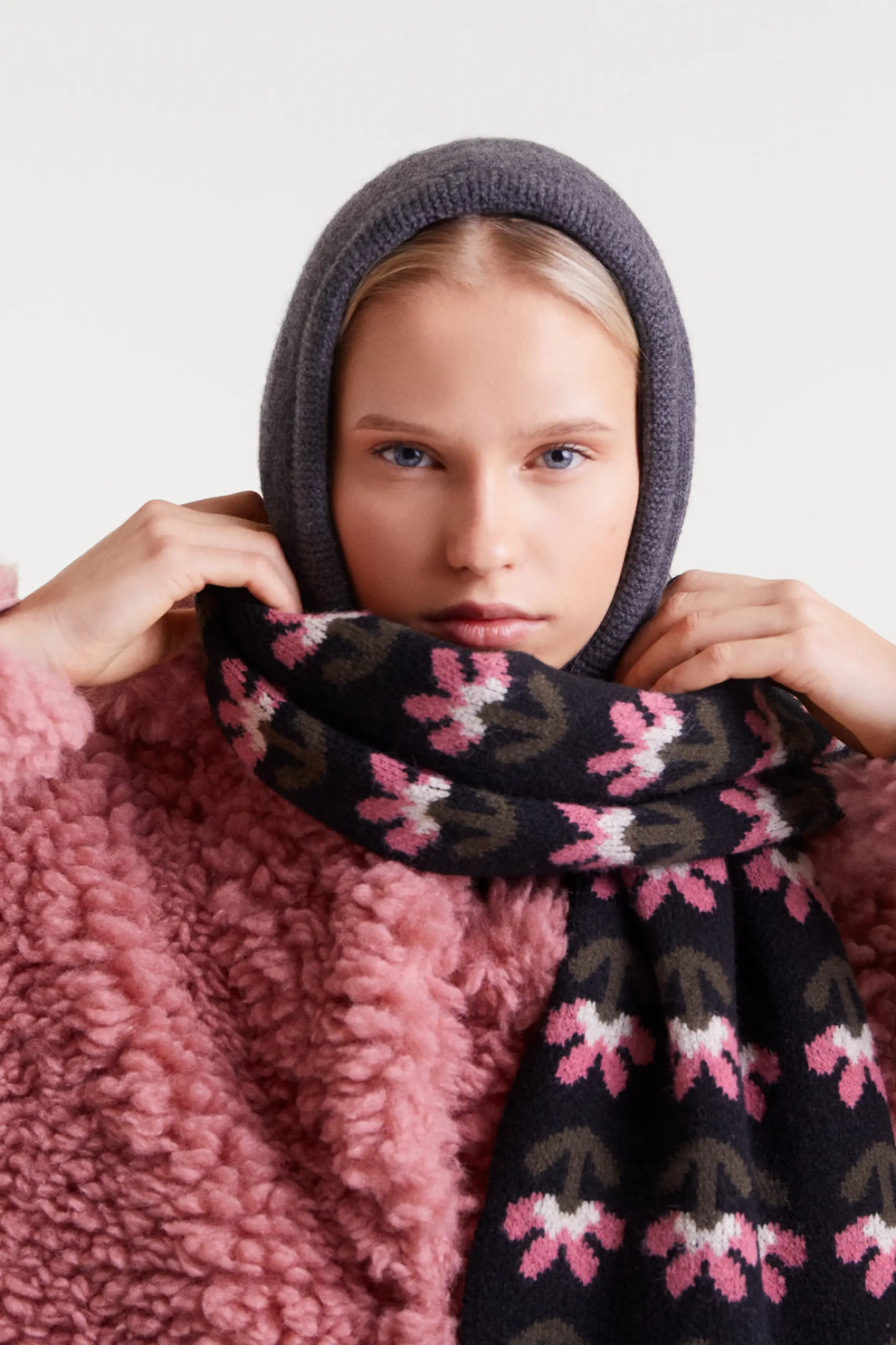 SCHAL BLUMEN SCHWARZ