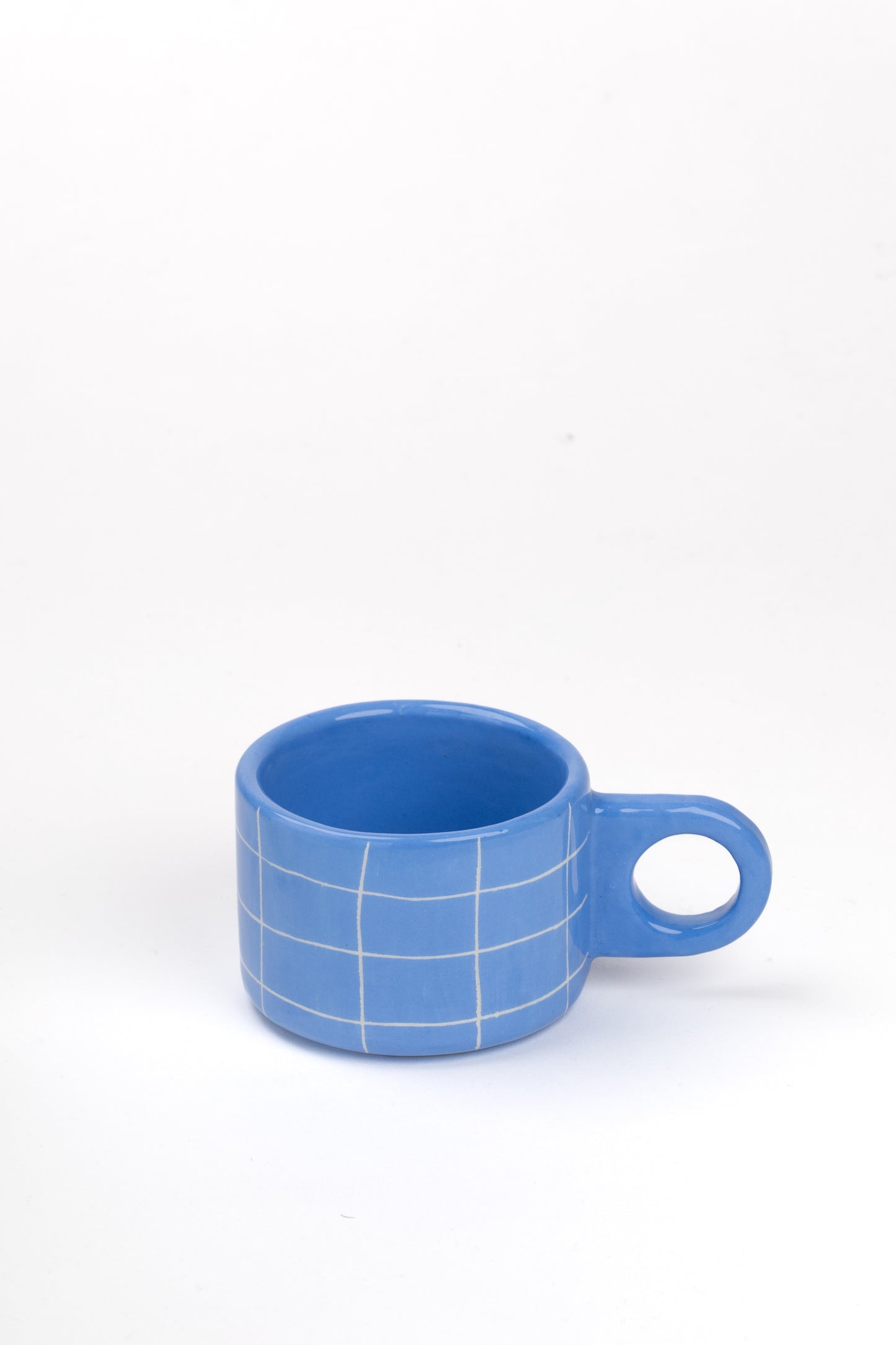 TASSE MIT HENKEL GRID BLAU MEDIUM