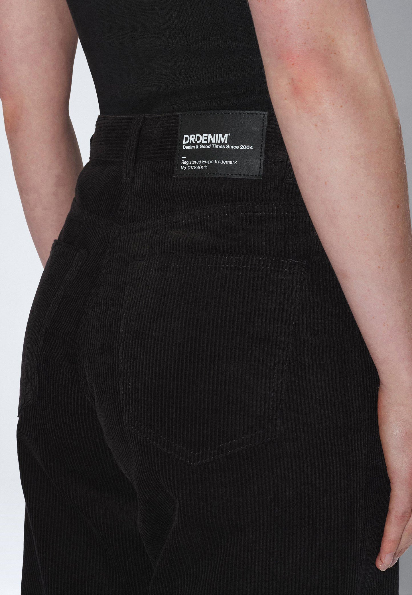 DONNA HIGH RELAXED - BLACK