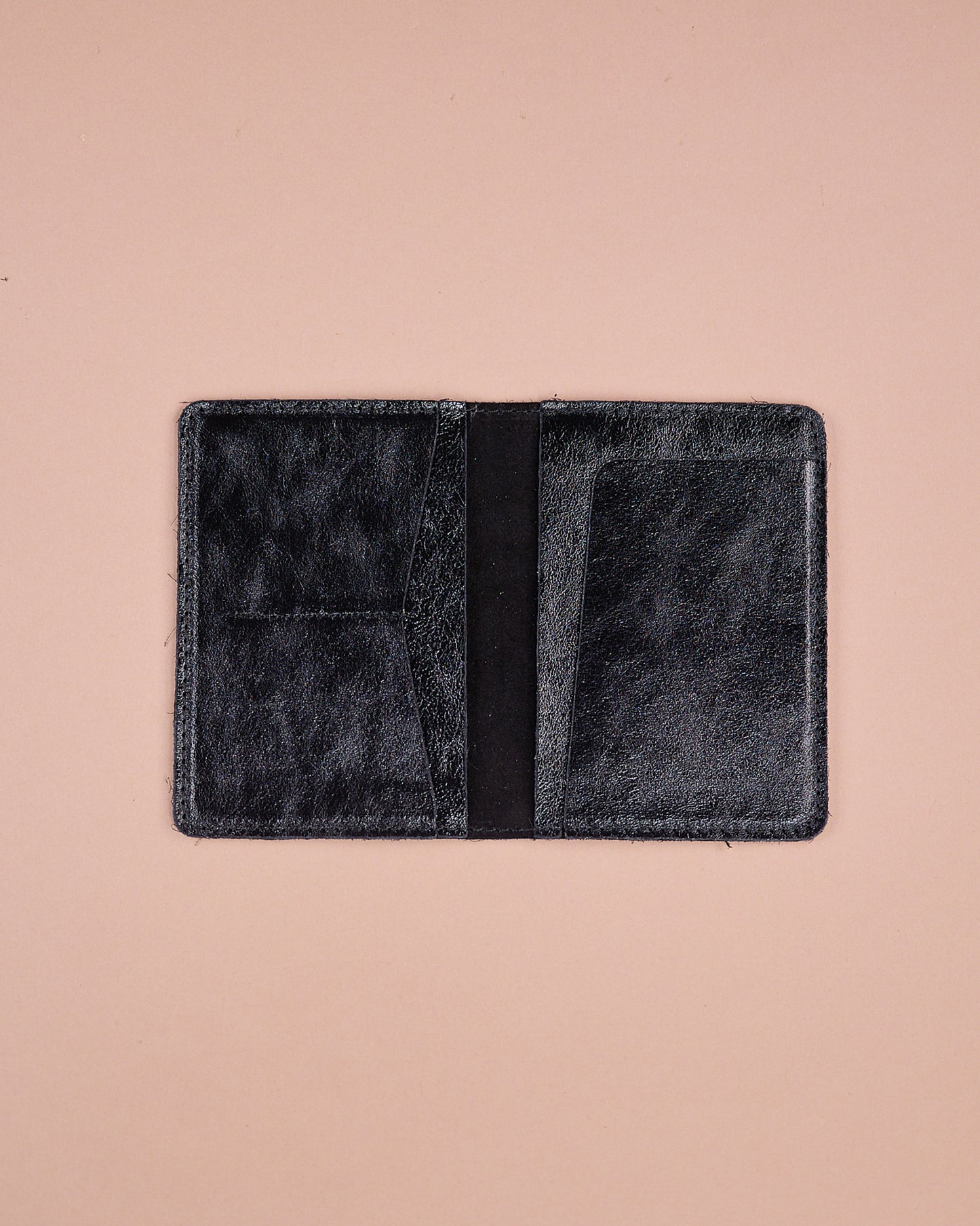 PASSHÜLLE METALLIC SCHWARZ