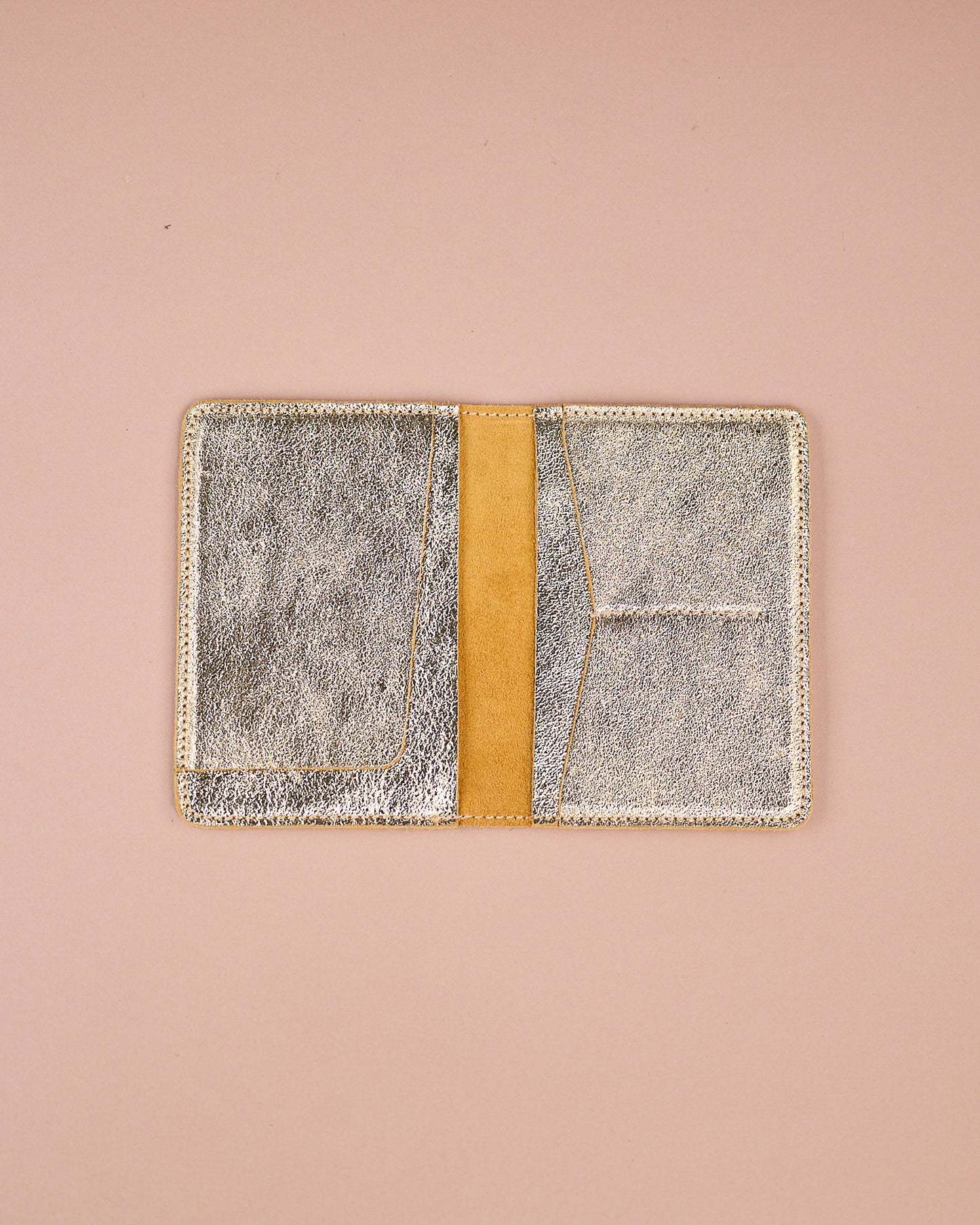PASSHÜLLE METALLIC GOLD