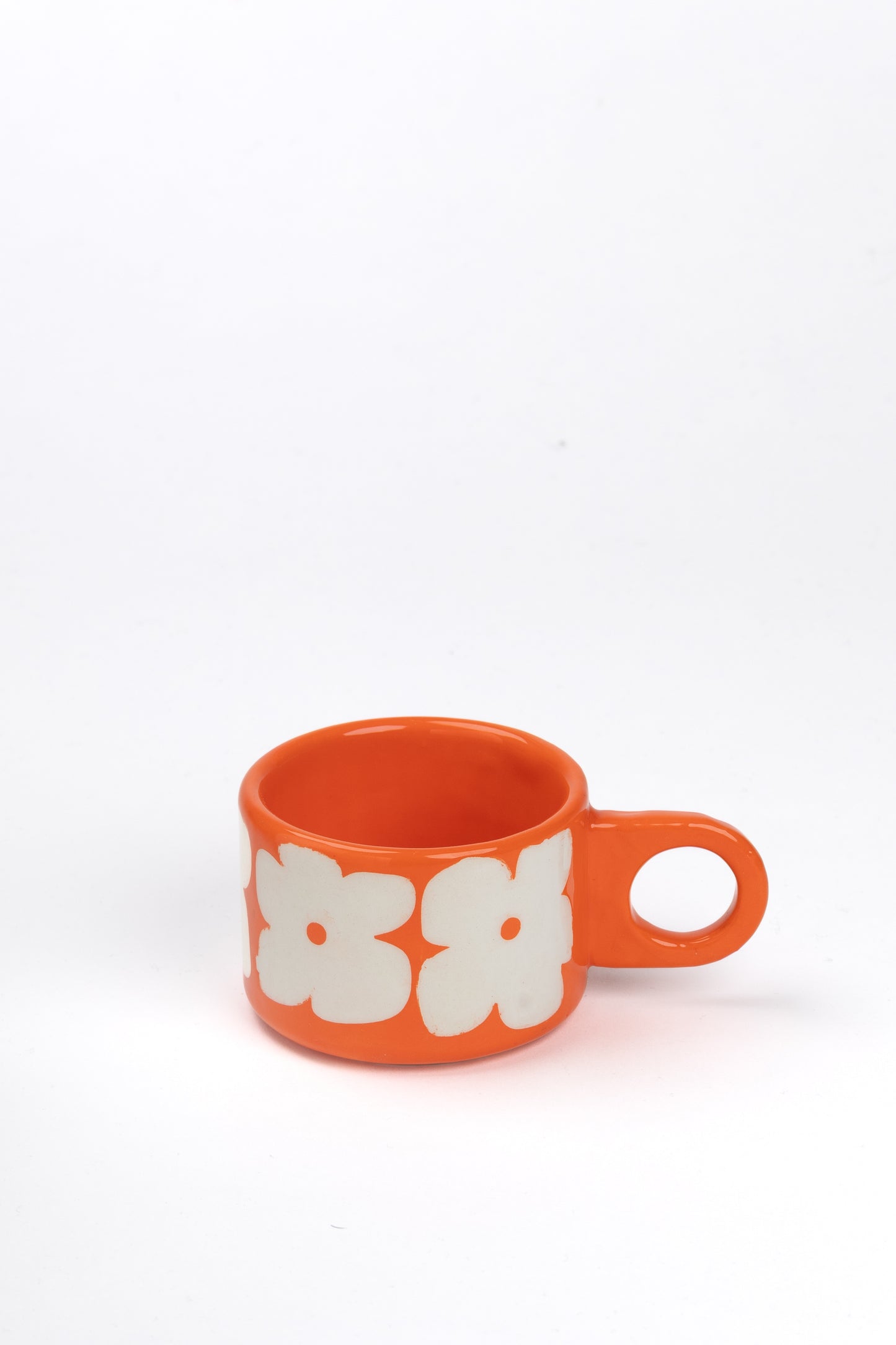 TASSE MIT HENKEL BLUMEN ORANGE MEDIUM