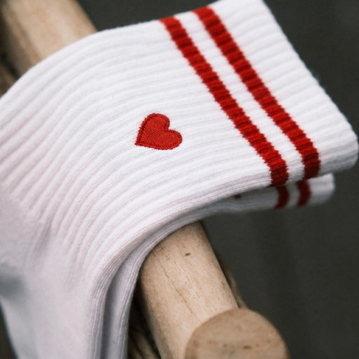 GRIP PILATES-SOCKEN – BESTICKTES HERZ