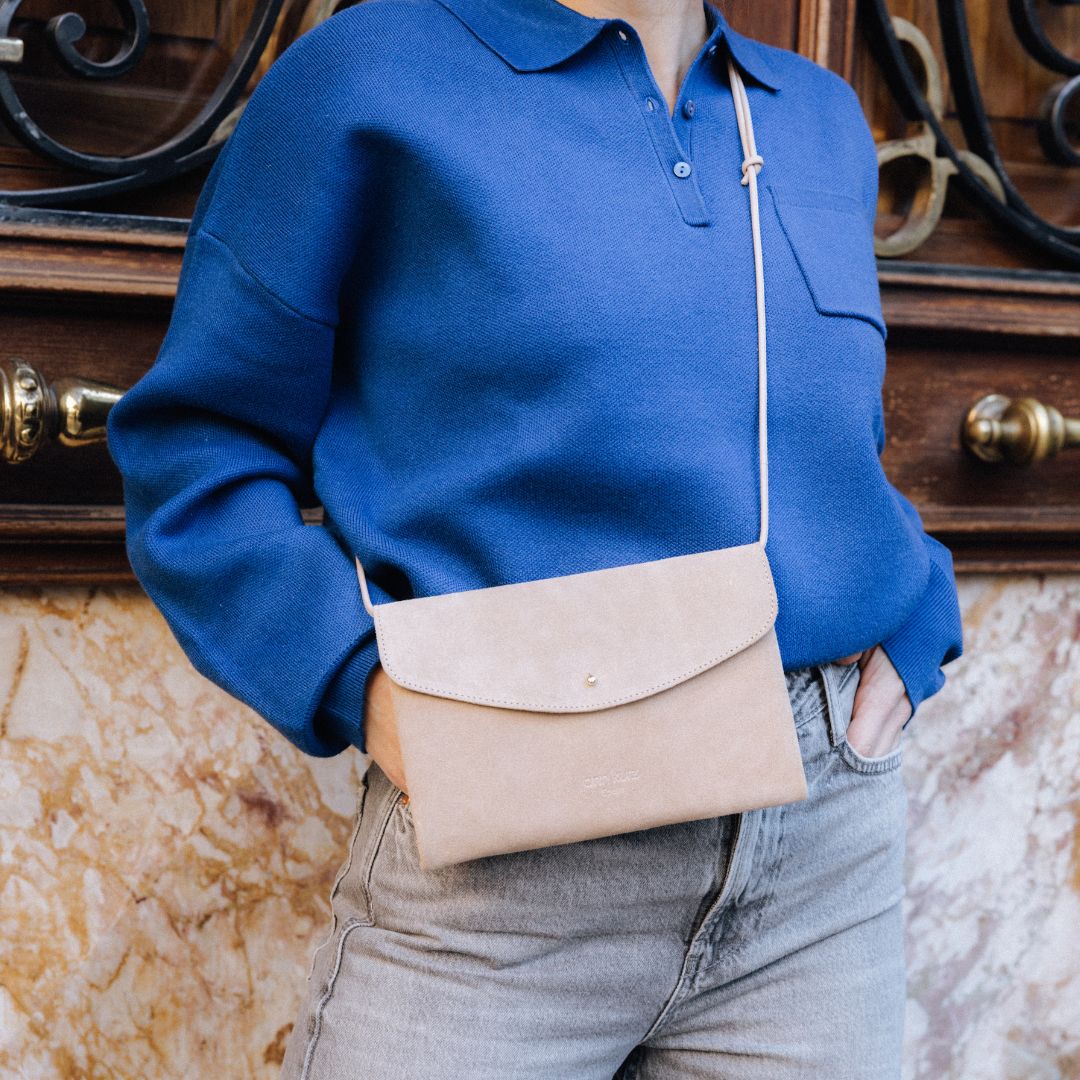 TASCHE CUTE CLUTCH - SUEDE CARAMELO