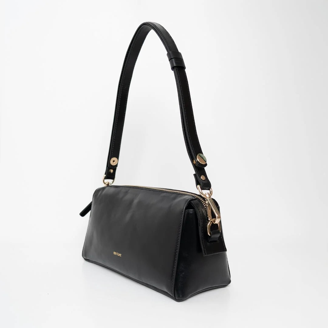 TASCHE LIGHT SHOULDER - SHINY NAPPA BLACK WITH GOLD DETAILS