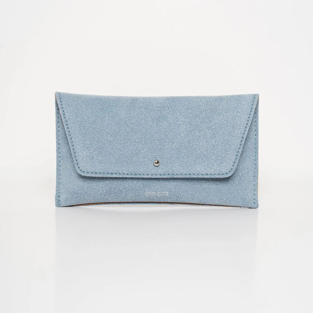 GELDBEUTEL MINI ENVELOPE - RECYCLED SUEDE CELESTE