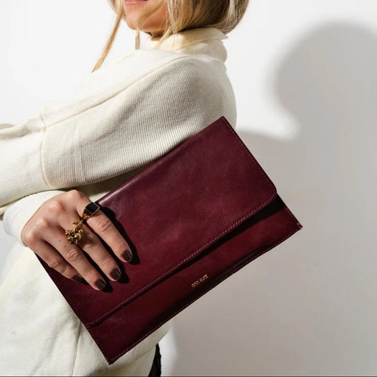 TASCHE THIN CLUTCH - SHINY NAPPA BURGUNDY