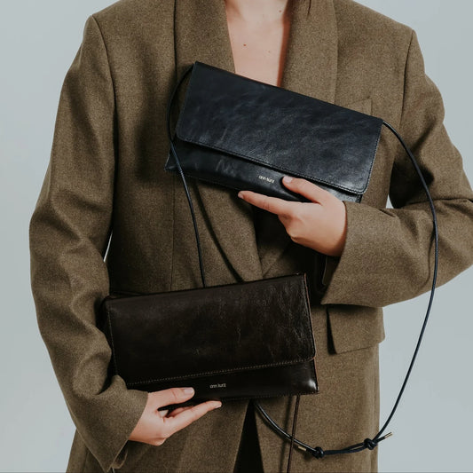 TASCHE THIN CLUTCH - SHINY NAPPA NAVY