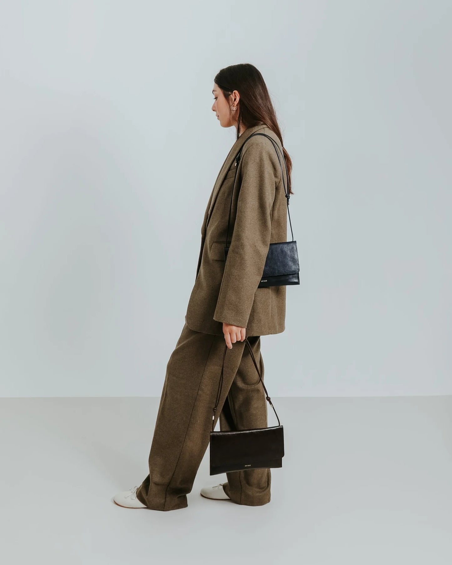 TASCHE THIN CLUTCH - SHINY NAPPA NAVY